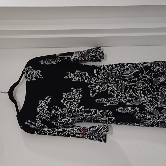 Dress - Picture 3 of 4